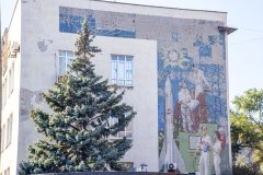 Віктор Арнаутов, Григорій Пришедько. Мозаїка "Підкорювачі космосу". Маріуполь, 1962.